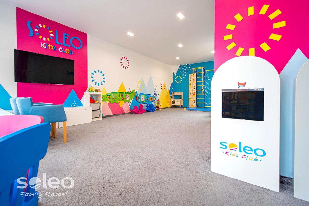 Soleo Family Resort - Domki 3 Min Od Morza - 3 Baseny, 4 Jacuzzi, Sauna, Animacje, Malpi Gaj, 3 Sale Zabaw, 4 Place Zabaw, 2 Restauracje Ревал Екстериор снимка